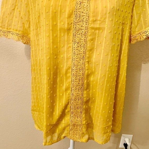 Gold Textured Blouse Medium V-Neck Crochet Detail Trim Short Sleeves Boho - Picture 4 of 15